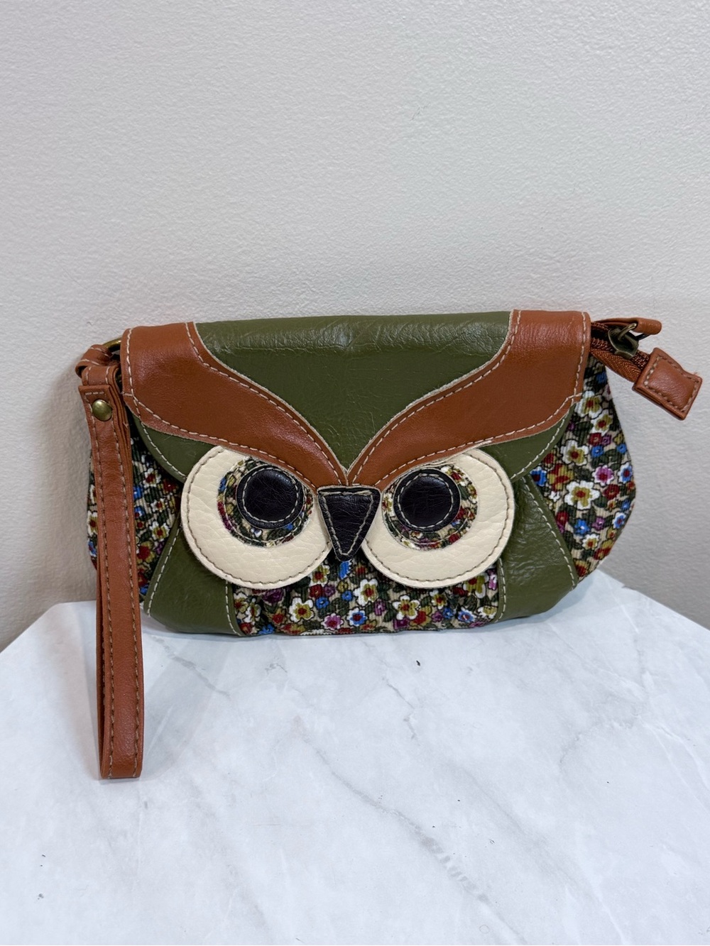 🔥CATO Owl Wristlet Clutch in Olive Green and Brown EC🔥